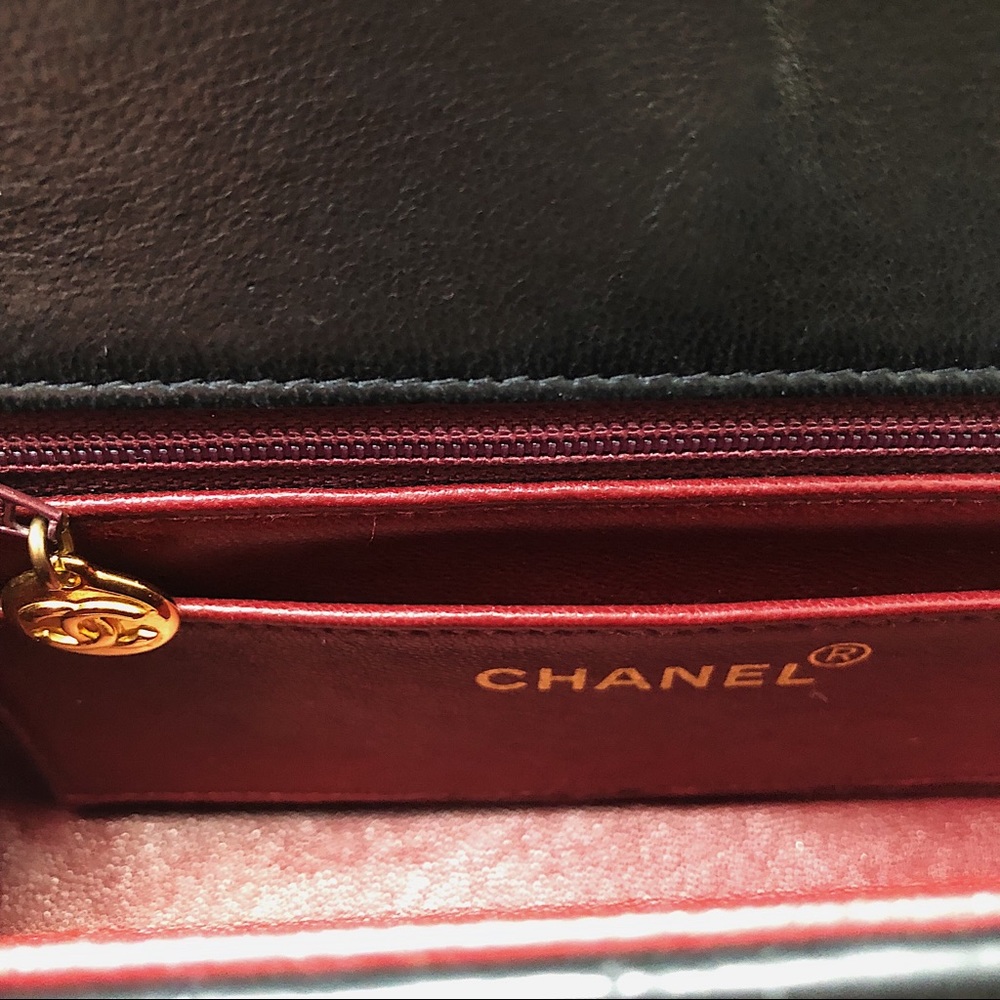 Vintage Chanel flap bag - Picture 7 of 8